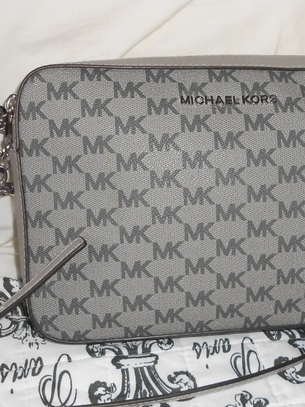 MICHAEL KORS JET SET TRAVEL SMALL CROSSBODY BAG GRAY COLOR MINT CONDITION